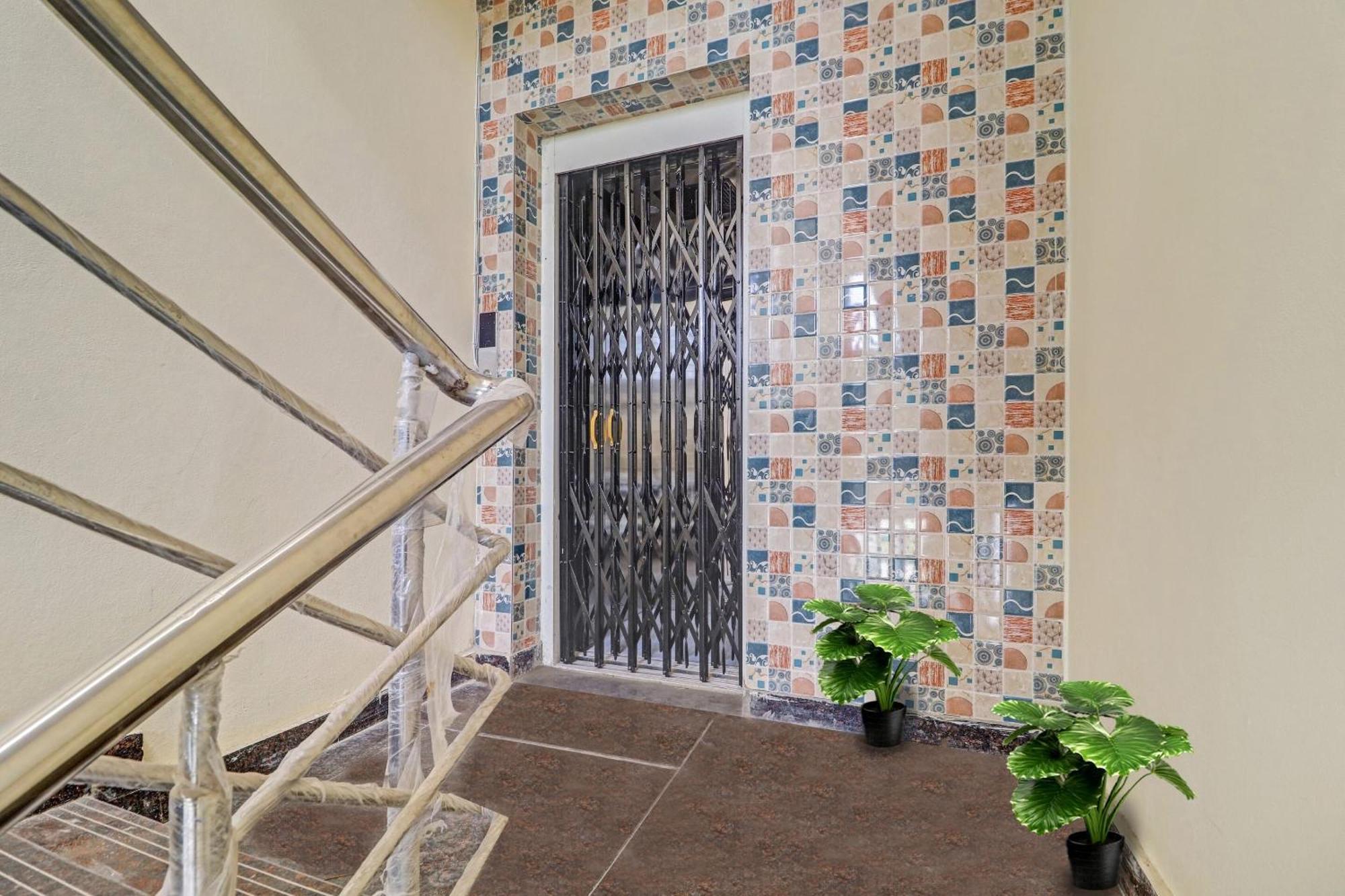 Super Collection O Elite Stay Near Habsiguda Metro Station Haiderabad Buitenkant foto